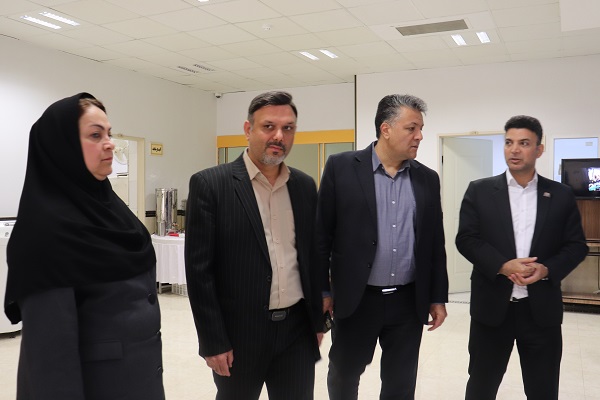 بازدید معاون آموزش و توسعه منابع انسانی از ثبت نام حضوری دانشجویان نو ورود