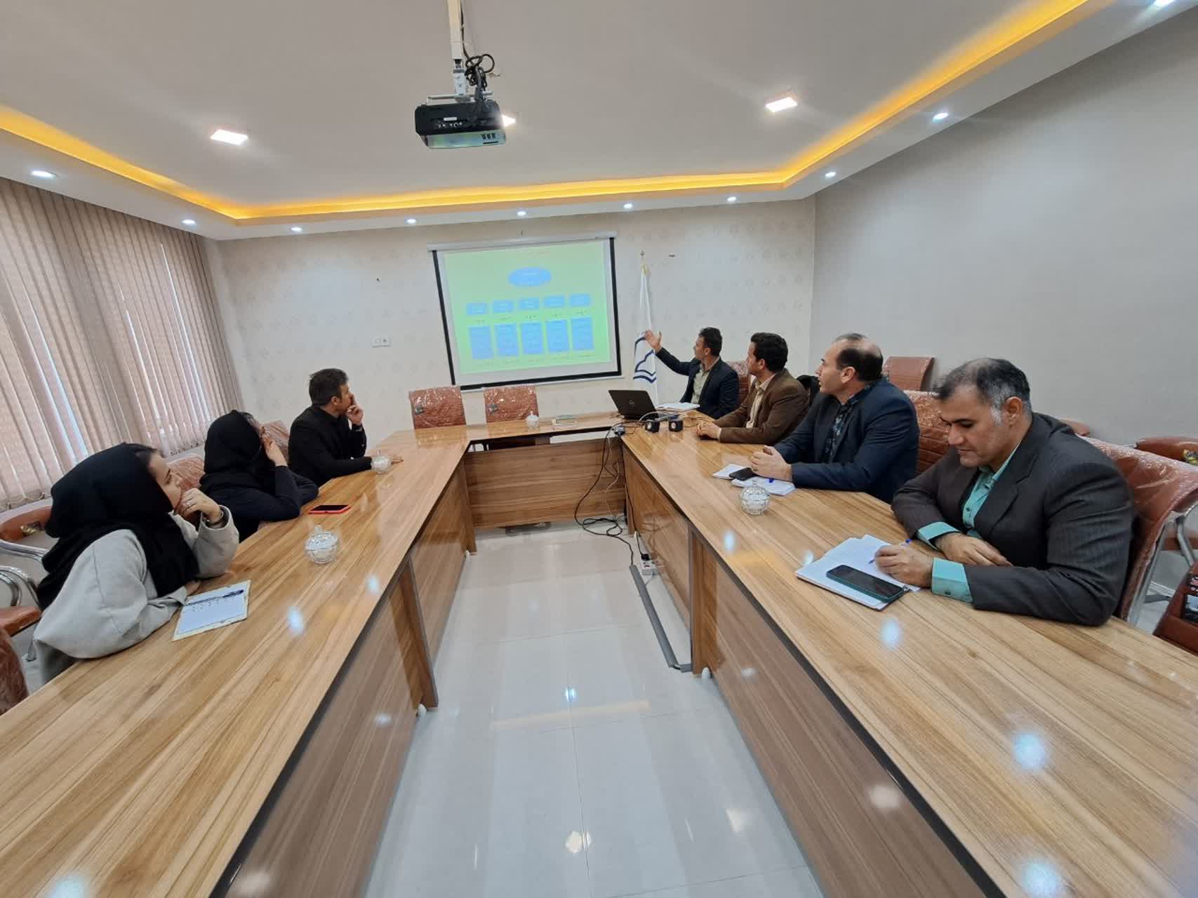 بازدید مسئولین بیمه سلامت و گسترش معاونت بهداشتی سبزوار از شبکه بهداشت و درمان داورزن