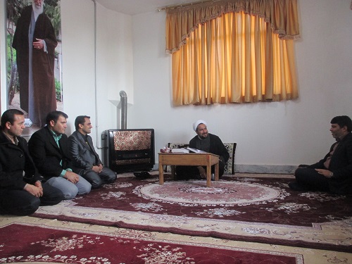 دیدار پرسنل شبکه بهداشت و درمان خوشاب با امام جمعه شهرستان به مناسبت  آغاز دهه فجر