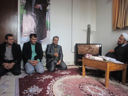 دیدار پرسنل شبکه بهداشت و درمان خوشاب با امام جمعه شهرستان به مناسبت  آغاز دهه فجر